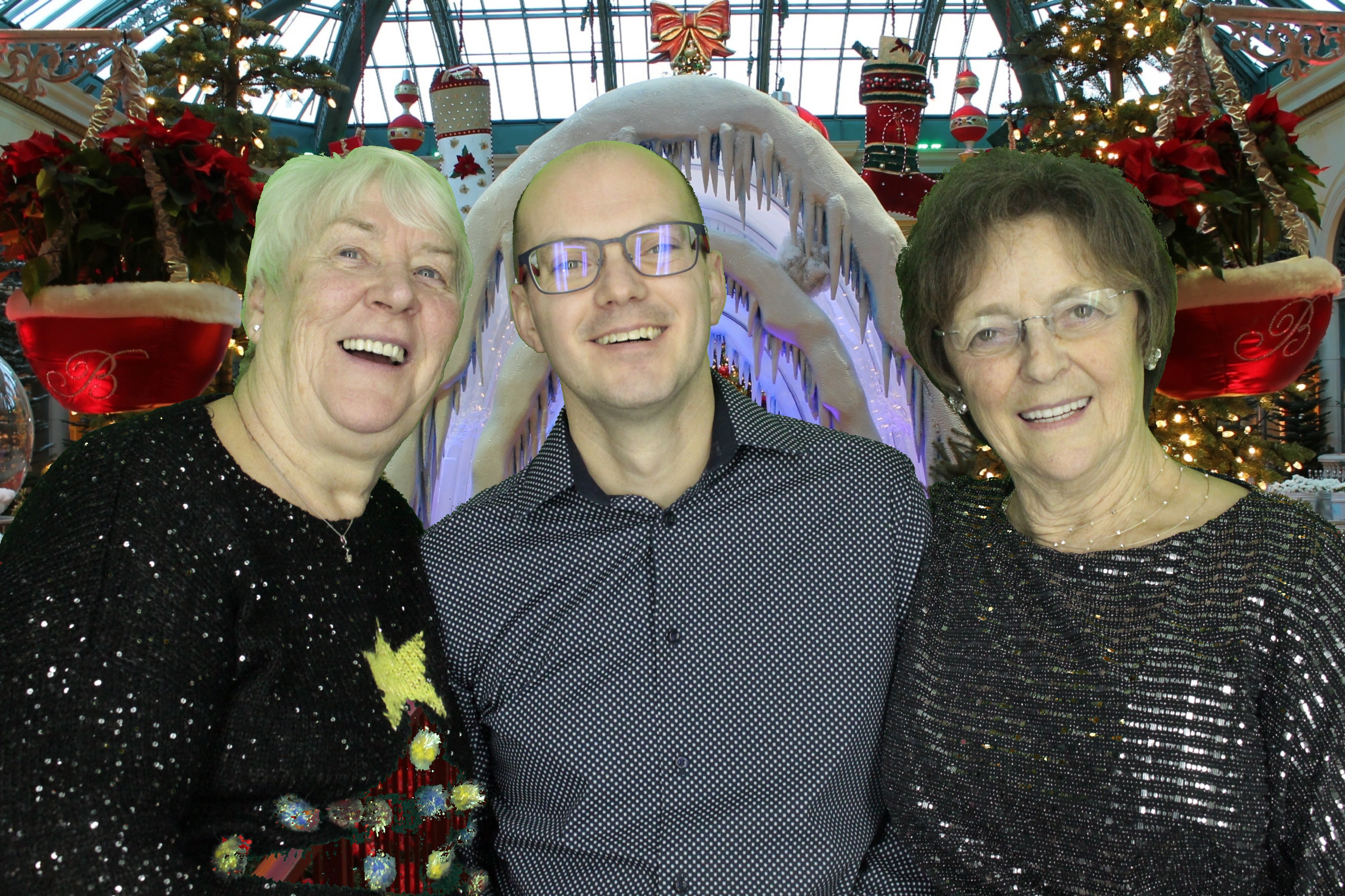 Waitrose Christmas Party 2019 | View more photos from the event at gallery.myphotoboothexperience.co.uk/u/MyPhotoBoothExperienceLtd/Waitrose-Christmas-Party-2019